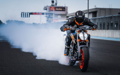 Ktm 890 super 2024 duke r